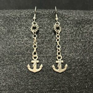 Earrings dangle anchor charm